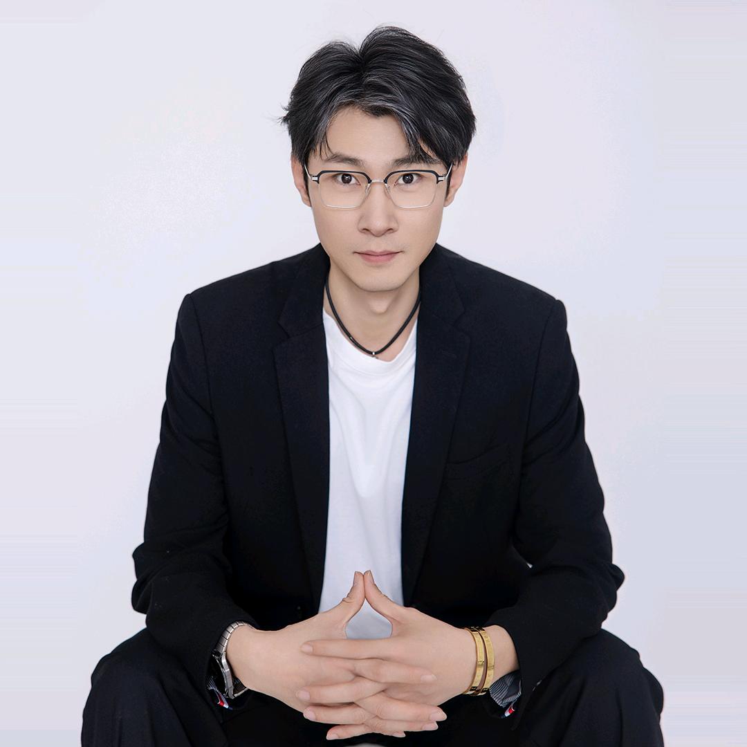 心铃铭晨翔