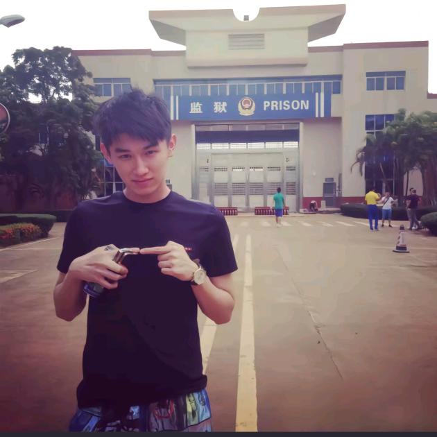 一个为情所伤的二手机贩📱