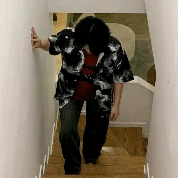 皇上驾到！～跪～