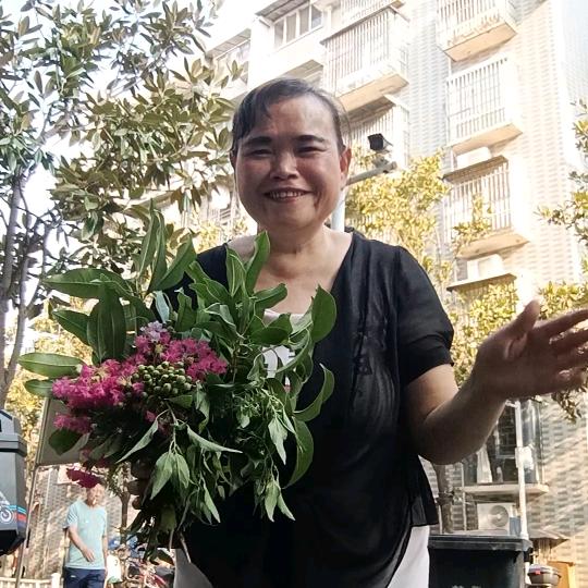 爱唱歌长沙四妹晚上八点开直播