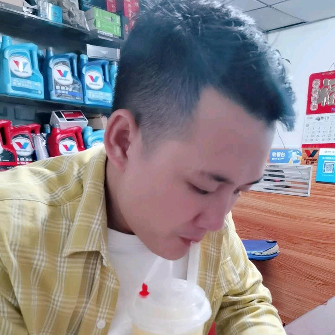 明崴汽修==辉仔