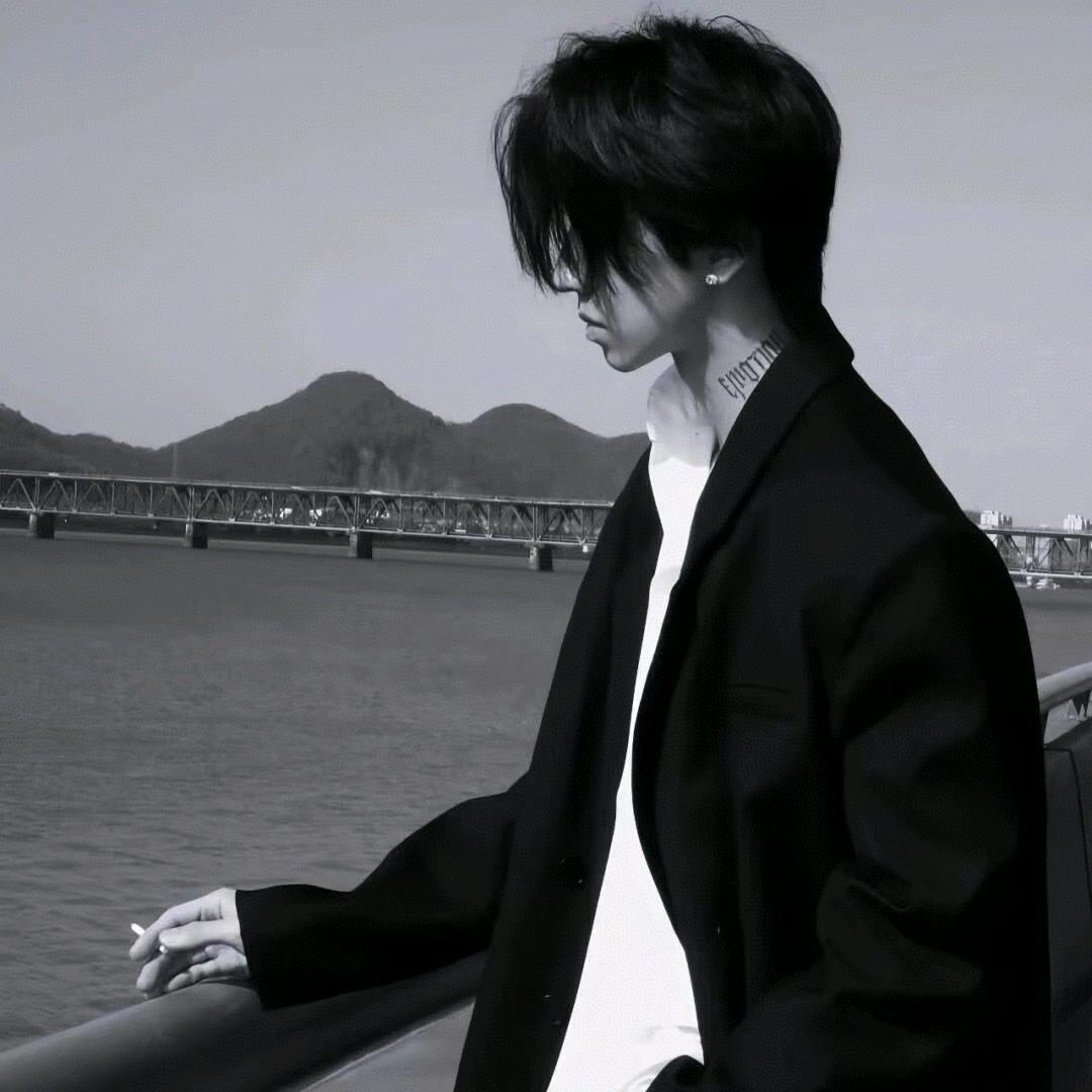 Mr.J