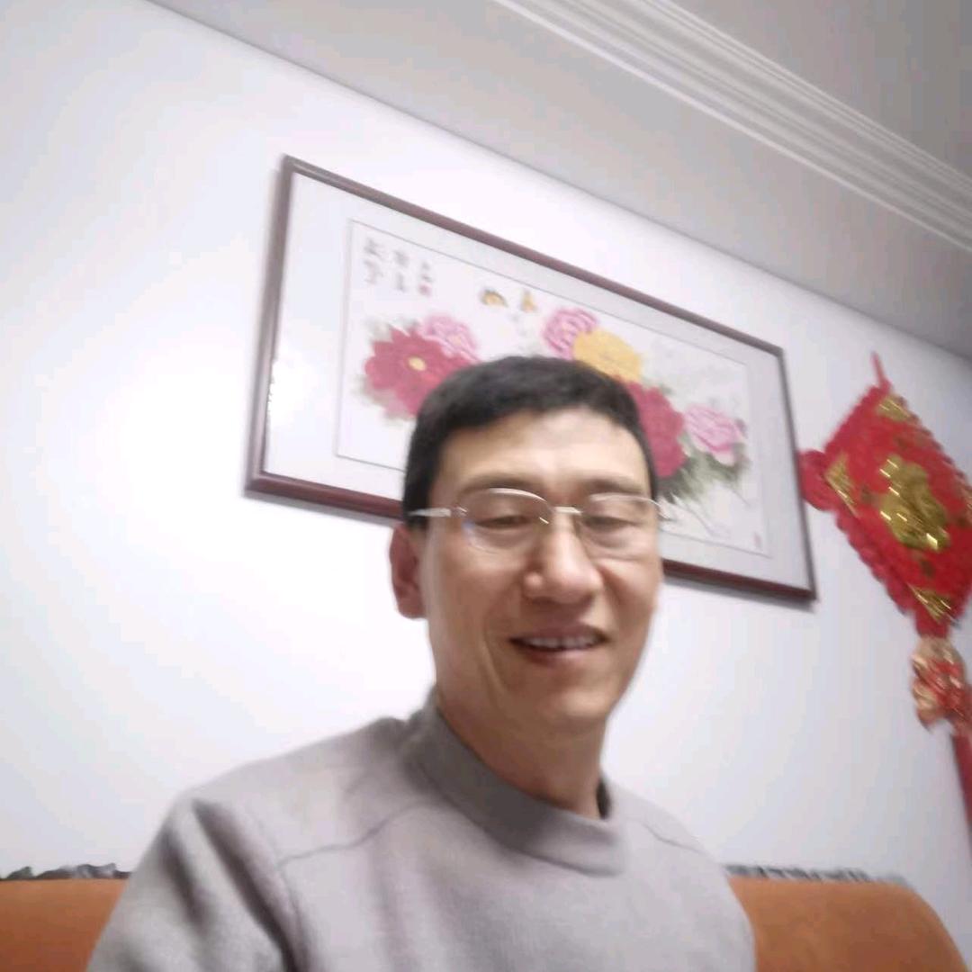 爱唱歌的精装泥子哥一老钟