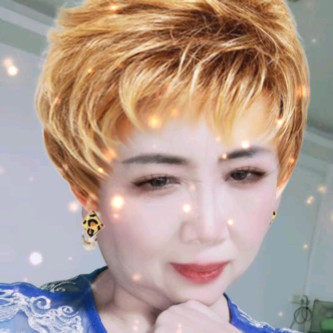 长相不好看的 女人。