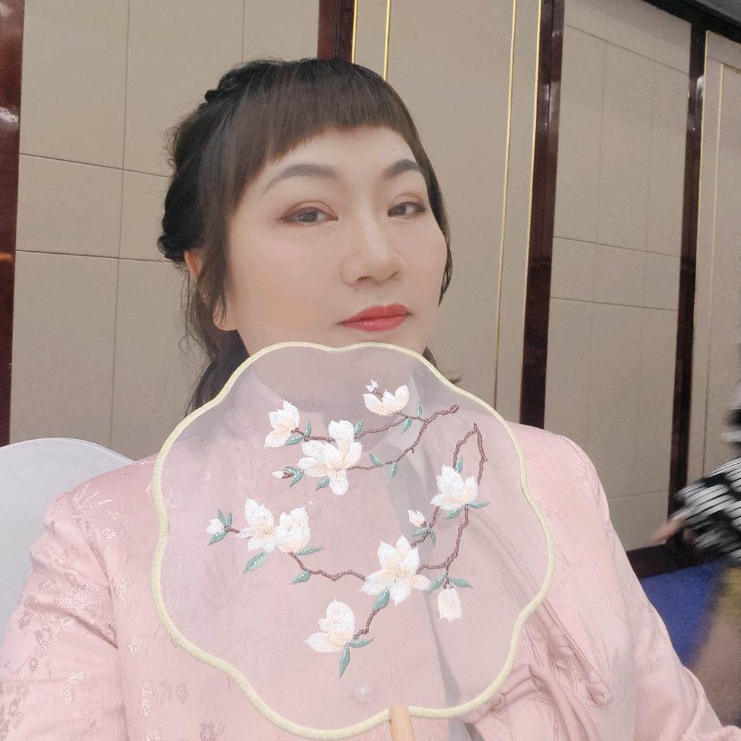 黄小姐