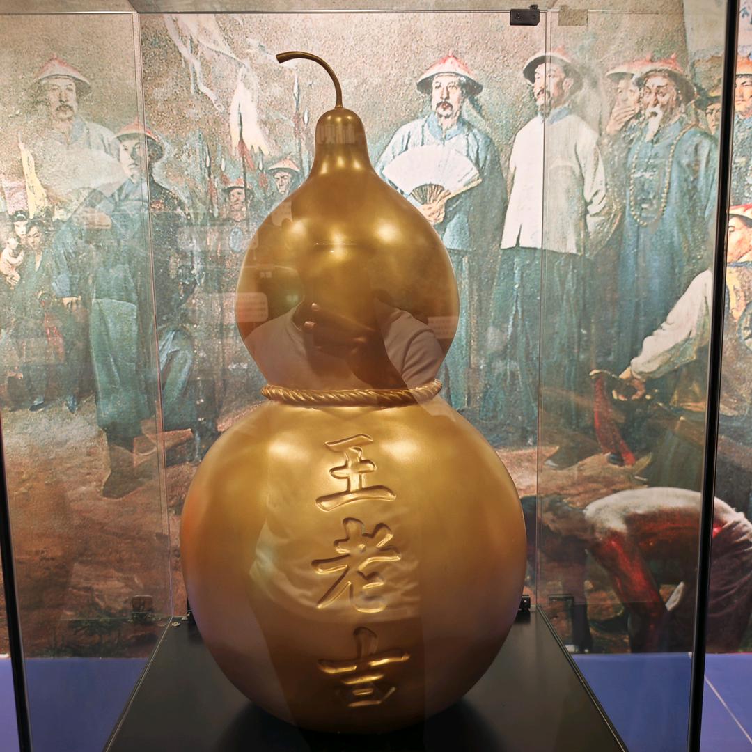 烟酒陪伴一笑而过