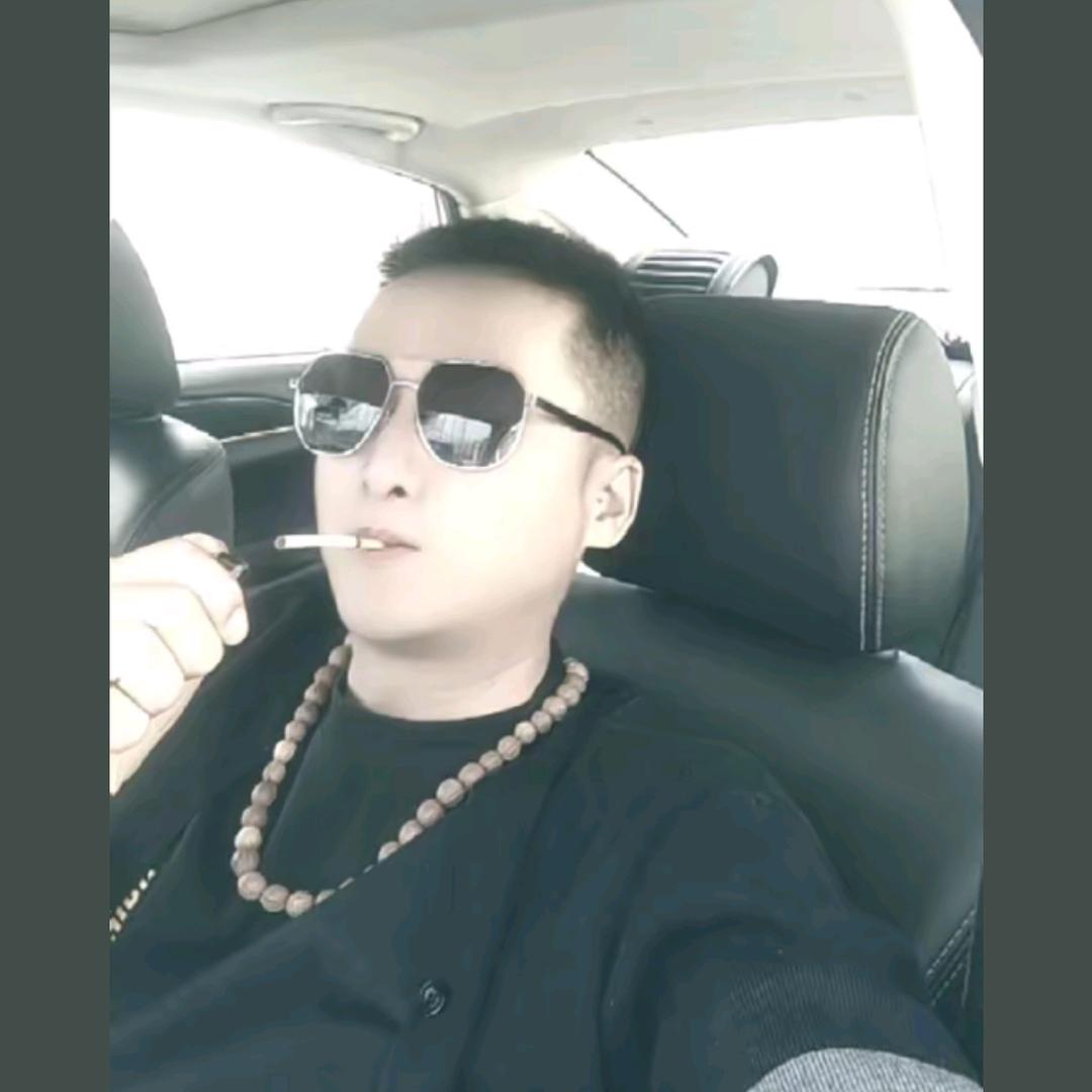 ——李，（专业外墙施工）