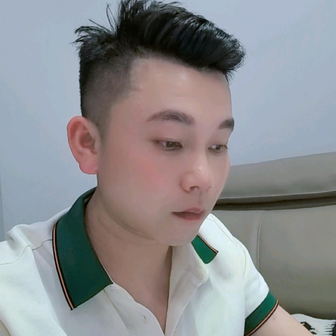 亨利泰涂料小莫