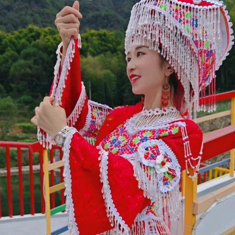 俭挥《杨燕》