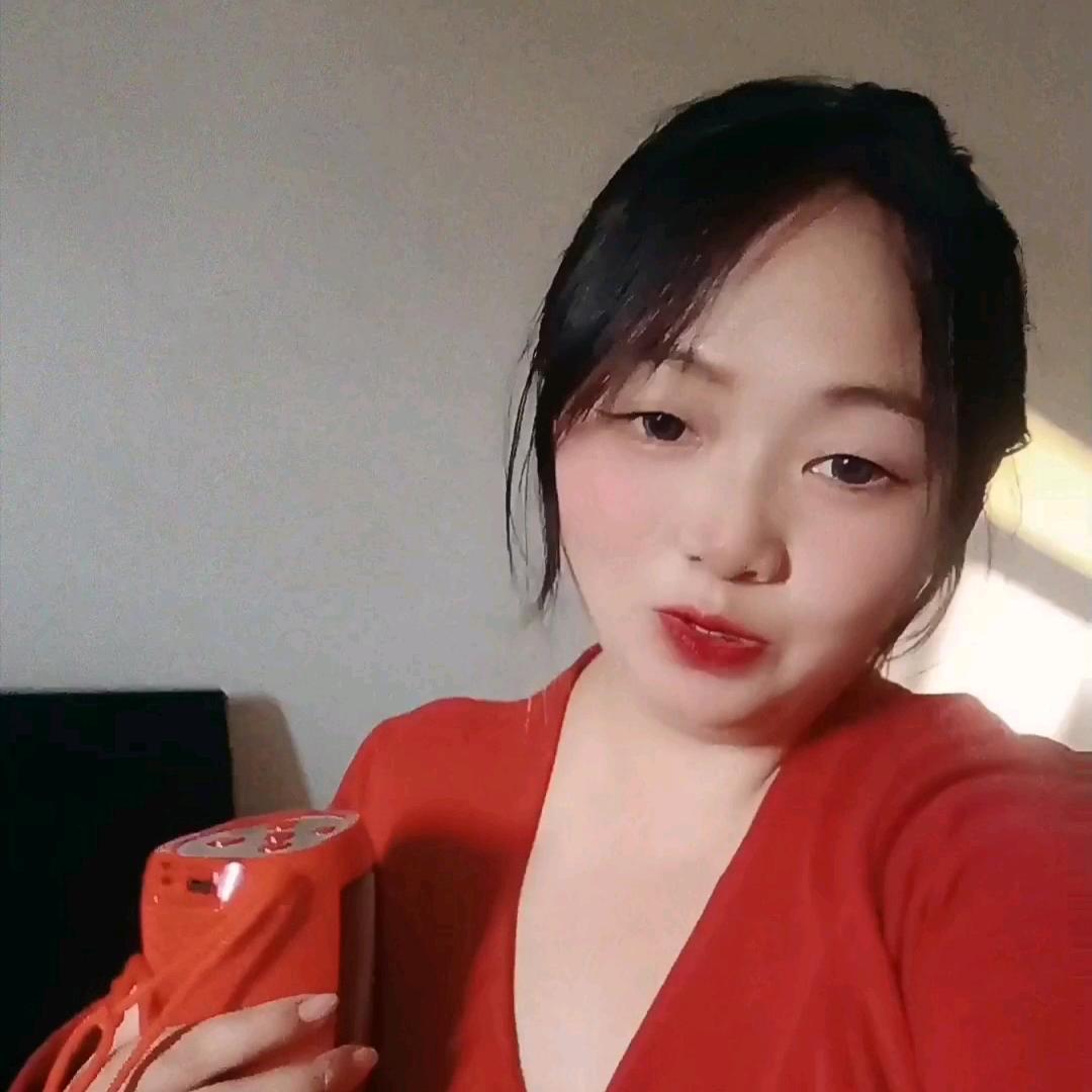 小艳爱唱歌🎤