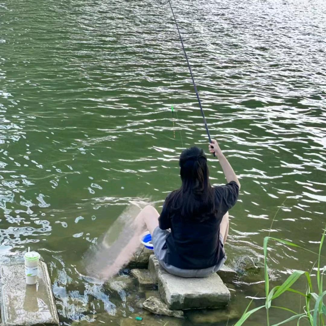 猫猫爱钓鱼🎣竹排冲战神💃🏻