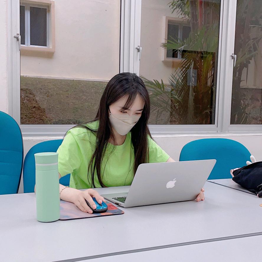 凌博士说新加坡马来西亚留学