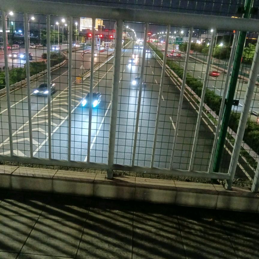 有人疼才显得出众