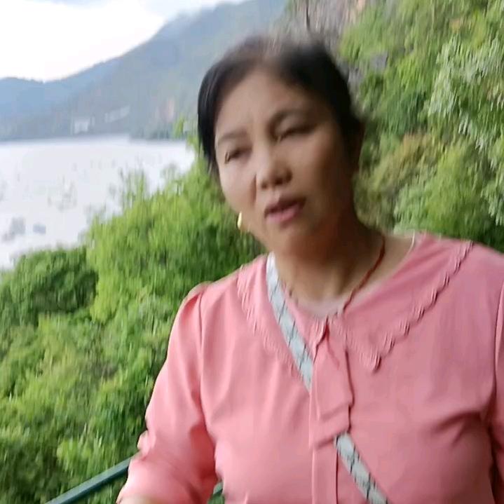 春光明媚