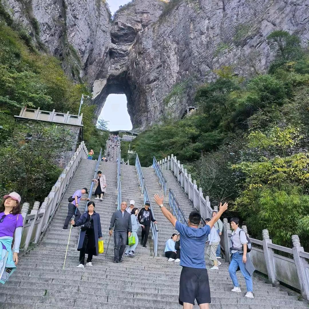 总（李）爱（廖）天