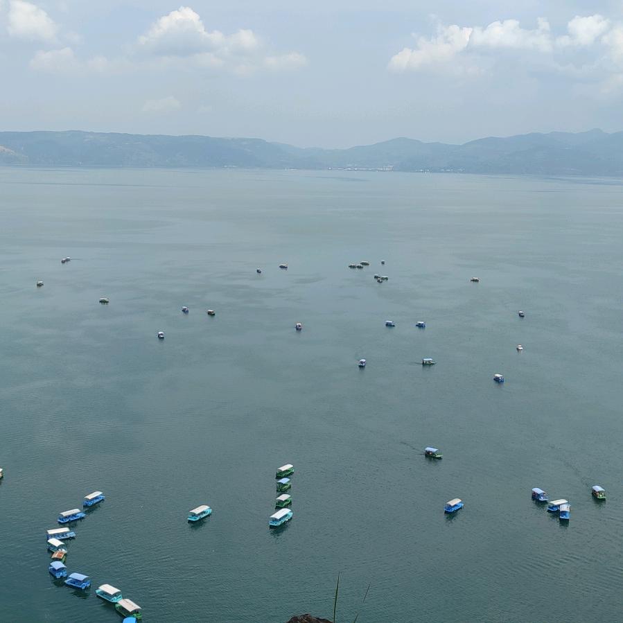 海上月是天上月,