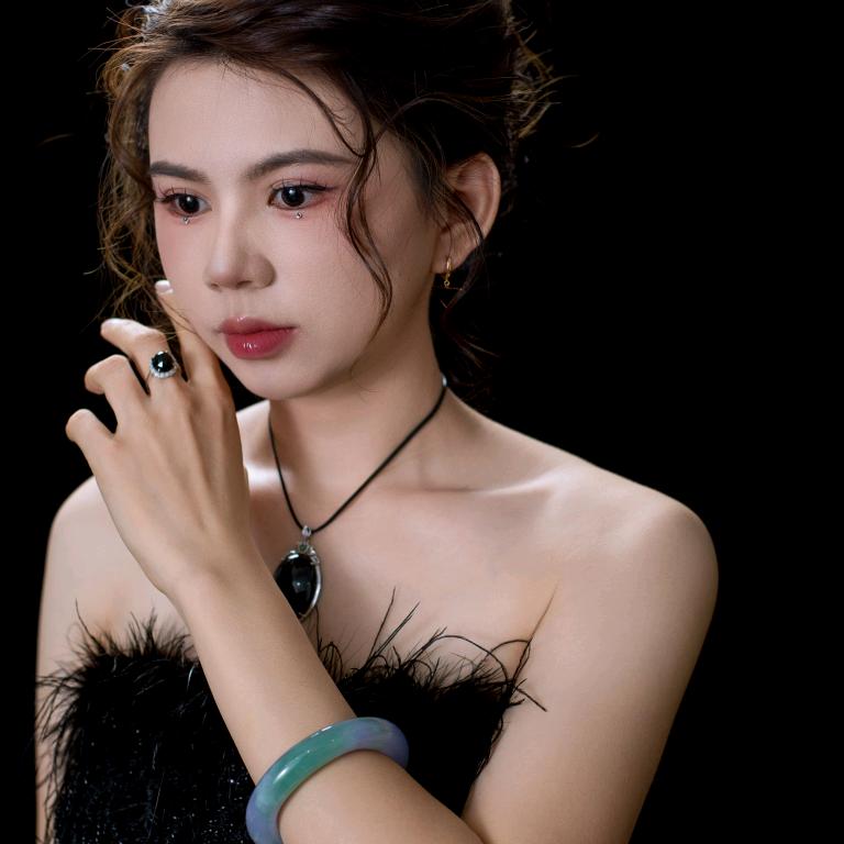 大霞珠宝（墨翠翡翠）