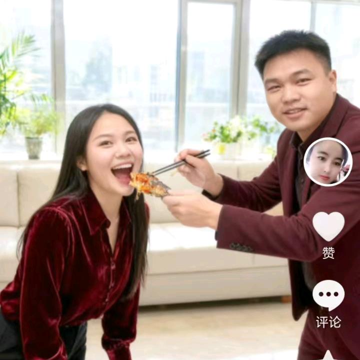 买木头的小哥哥