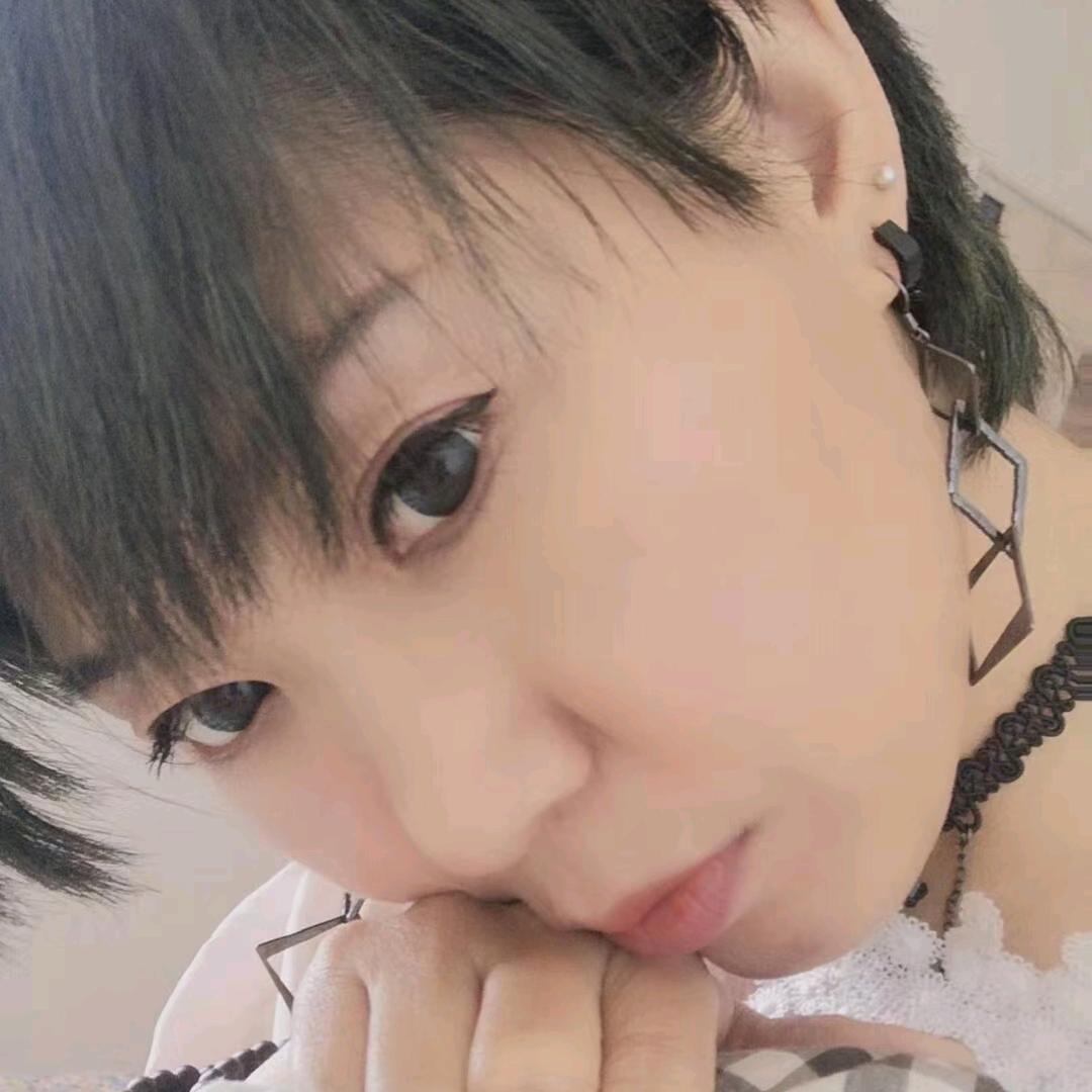 回眸一笑💋💋