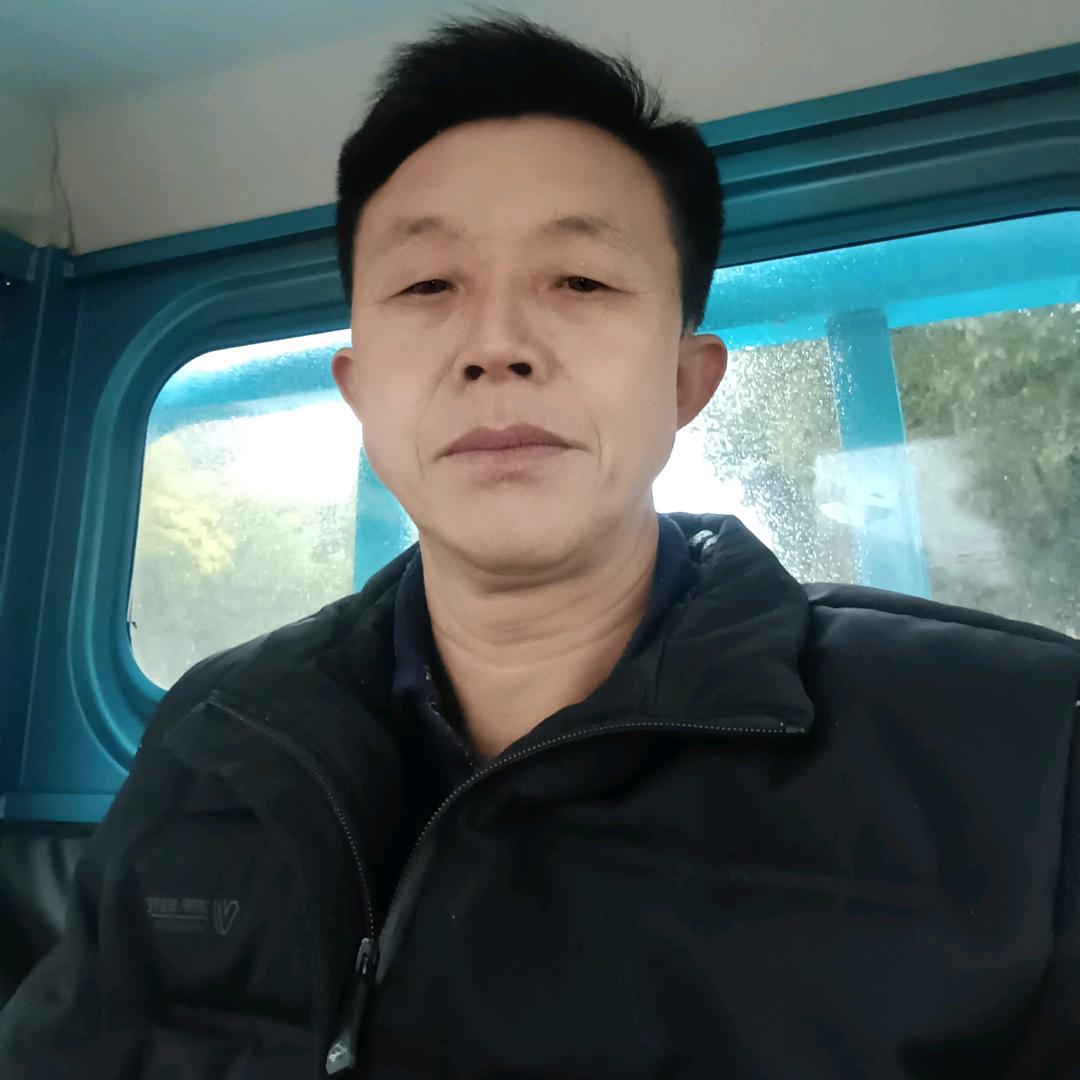 红哥爱山歌