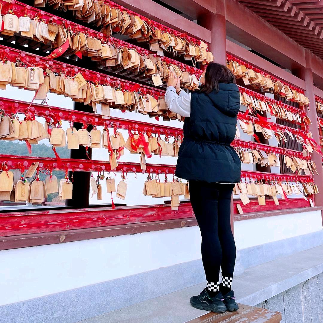 高 高有点黑🌻