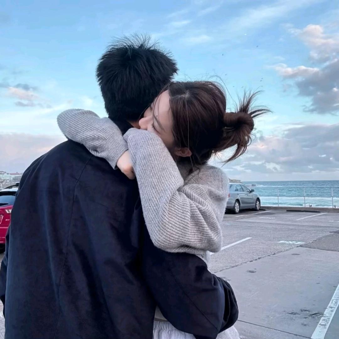 刘刘.