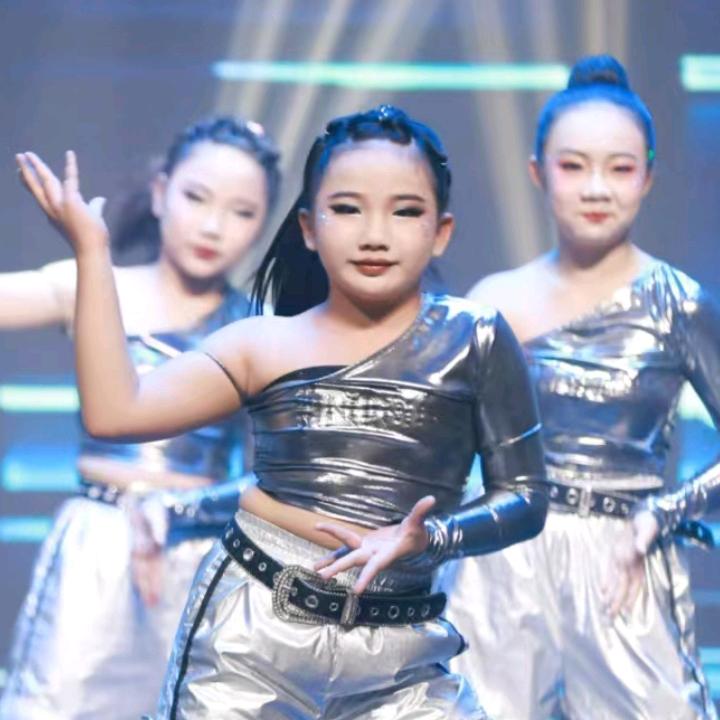 小方龄