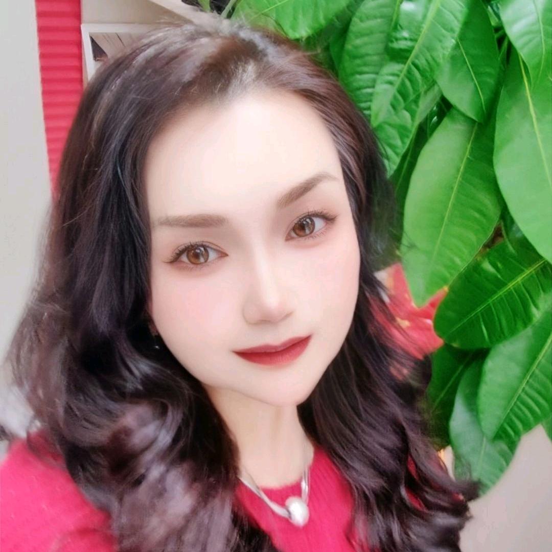 格调女人轻奢女装时尚