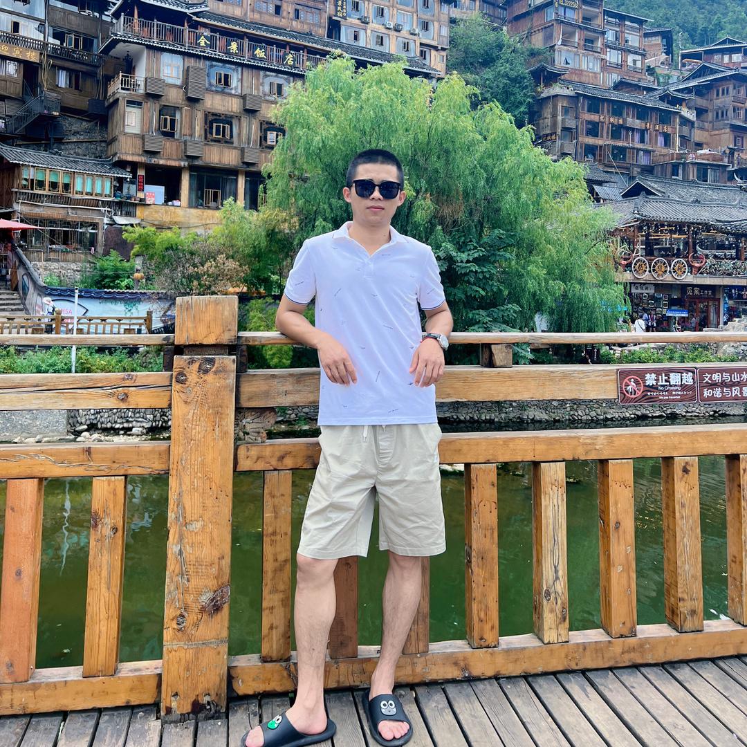 小罗吖的大哥