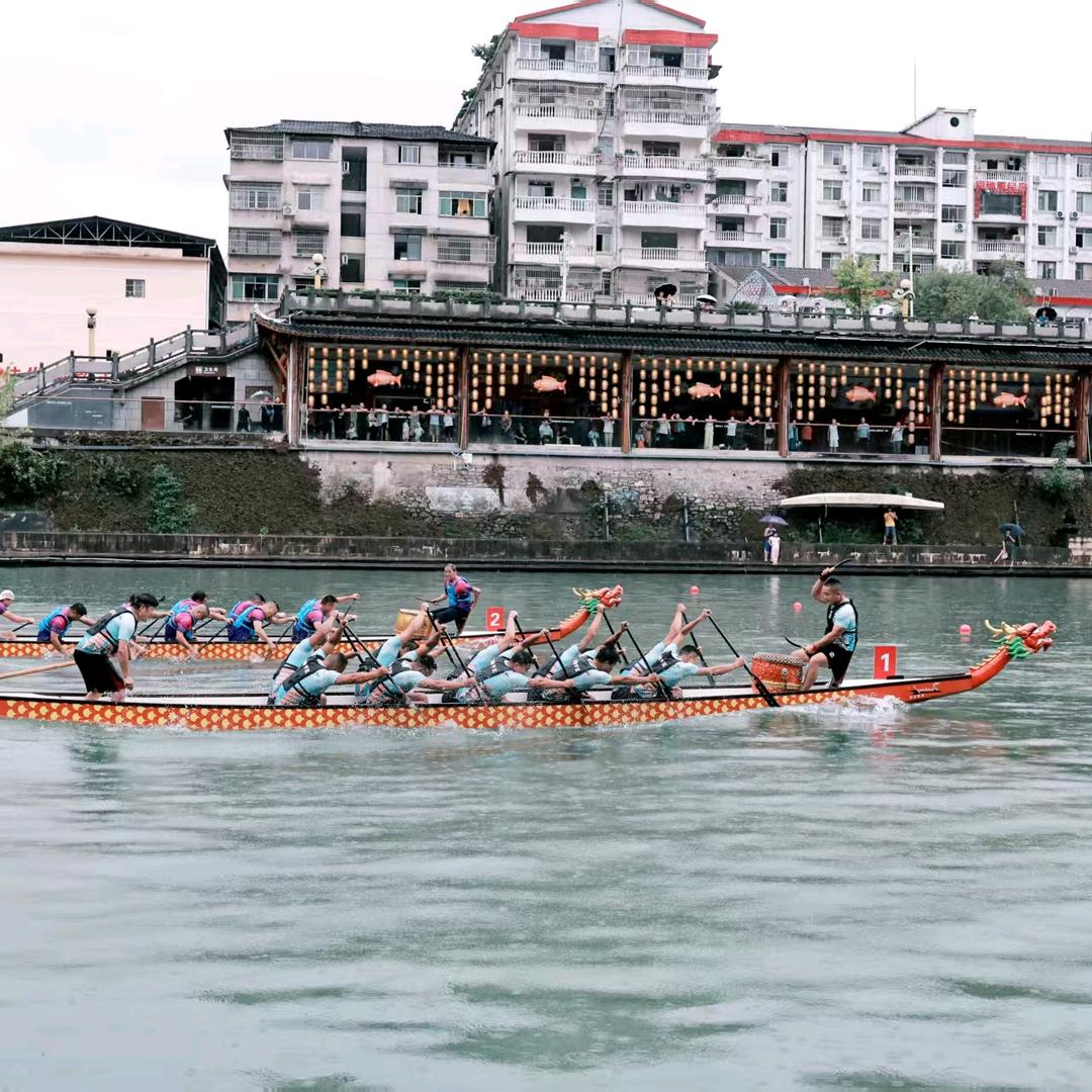 不会划船的小亮（千江龙舟）