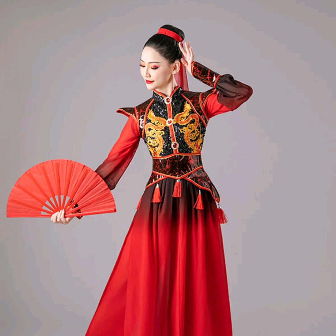 热热闹闹