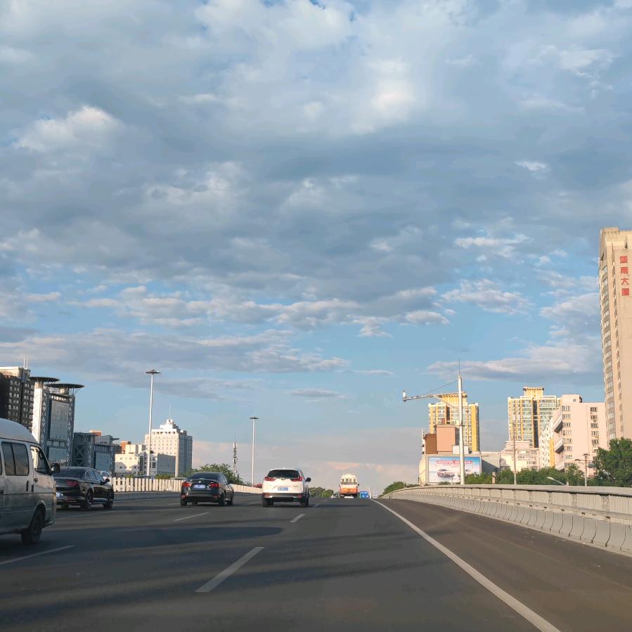 朴实无华的缸子