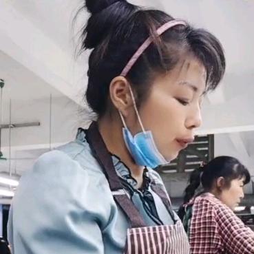 龙一一，首播