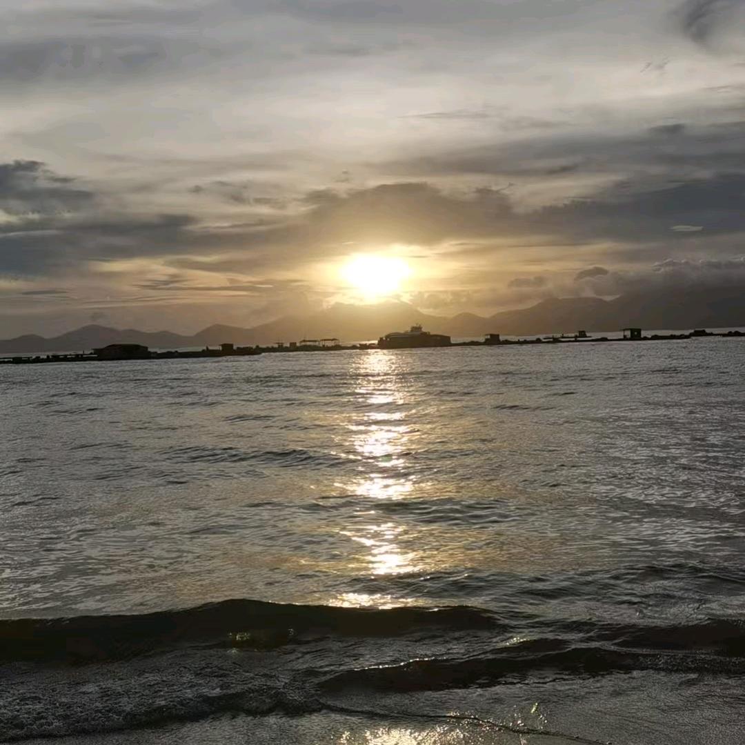 @碎银解千愁@