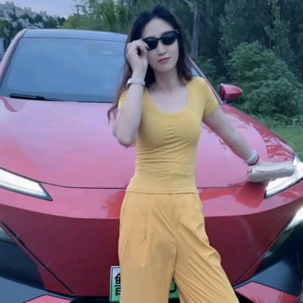 红柒玥