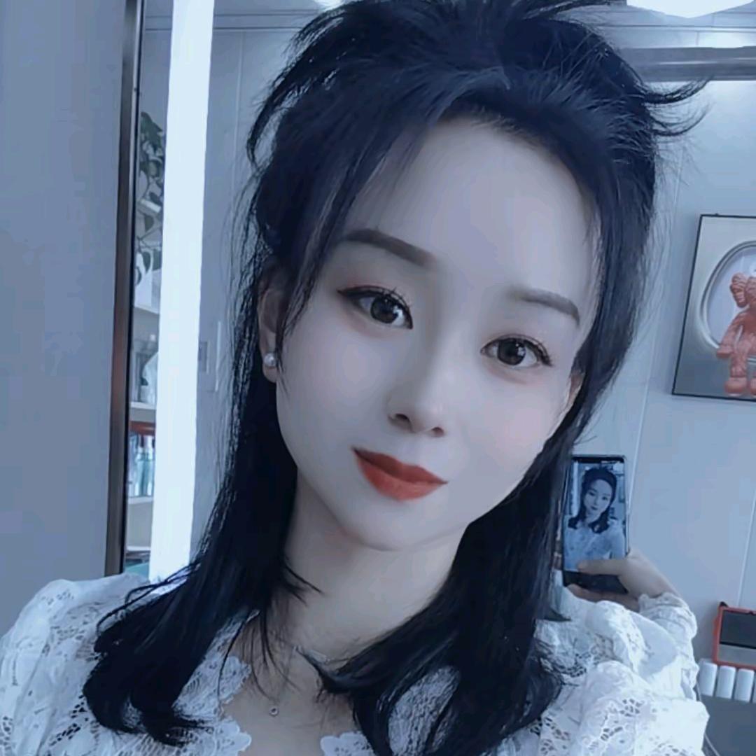 私语造型，西和北川加油站对面，，