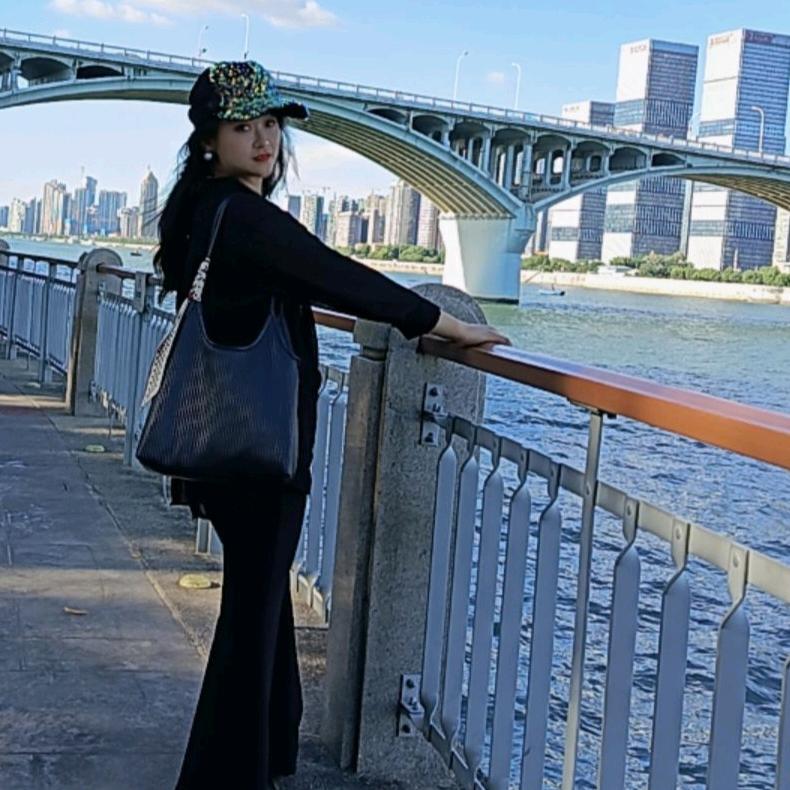 名媛之家贵州遵义（虾子店）秋天不回来