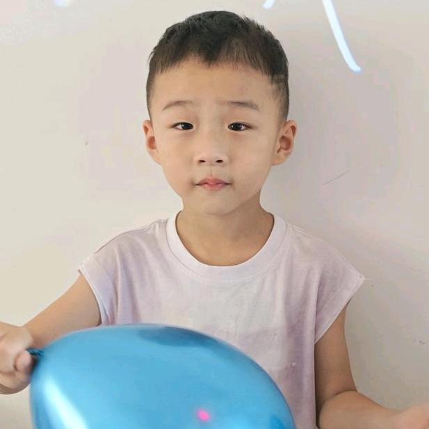 爱笑🉐小七宝