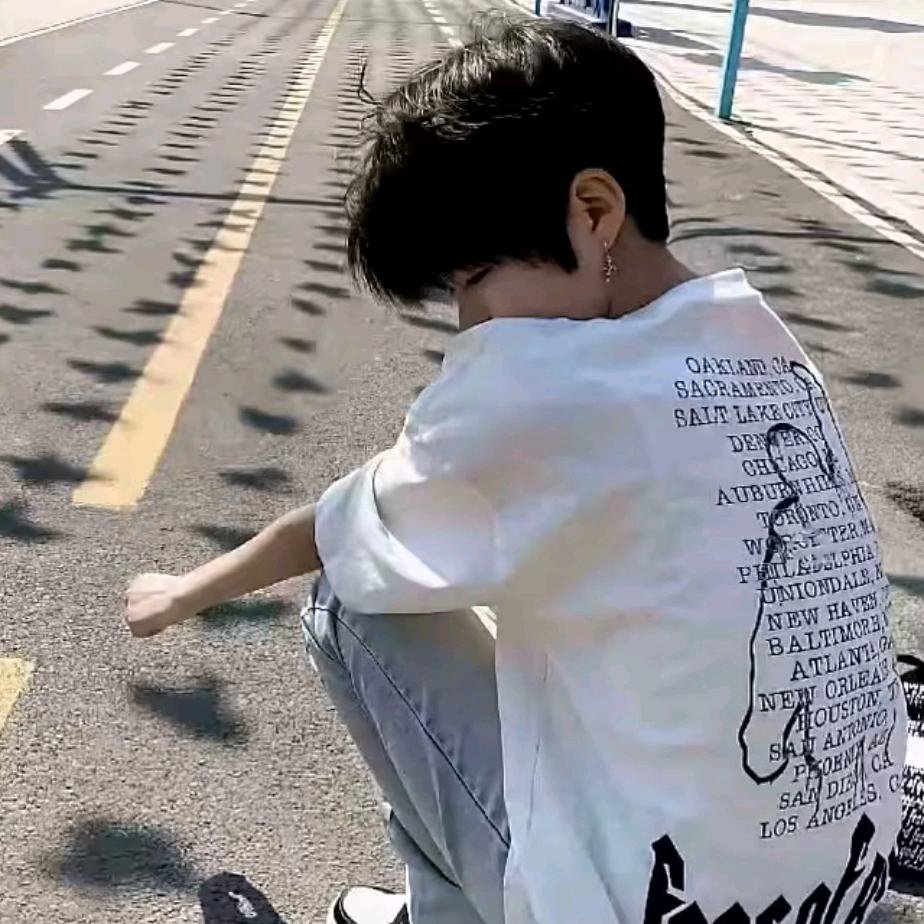 A-亦辰潮鞋👟风止意难平。