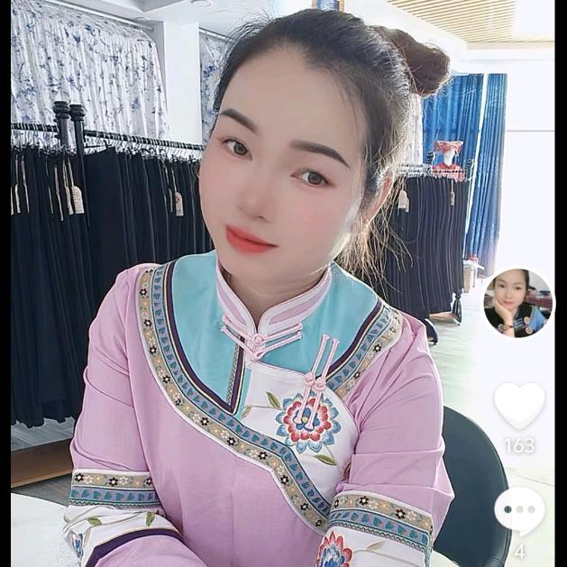 @黔风韵民族服装批发零售店