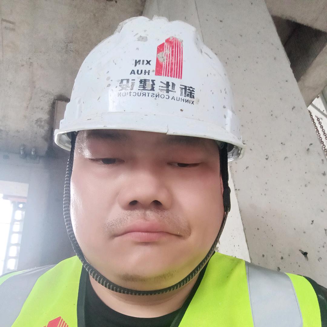 雄鹰飞翔