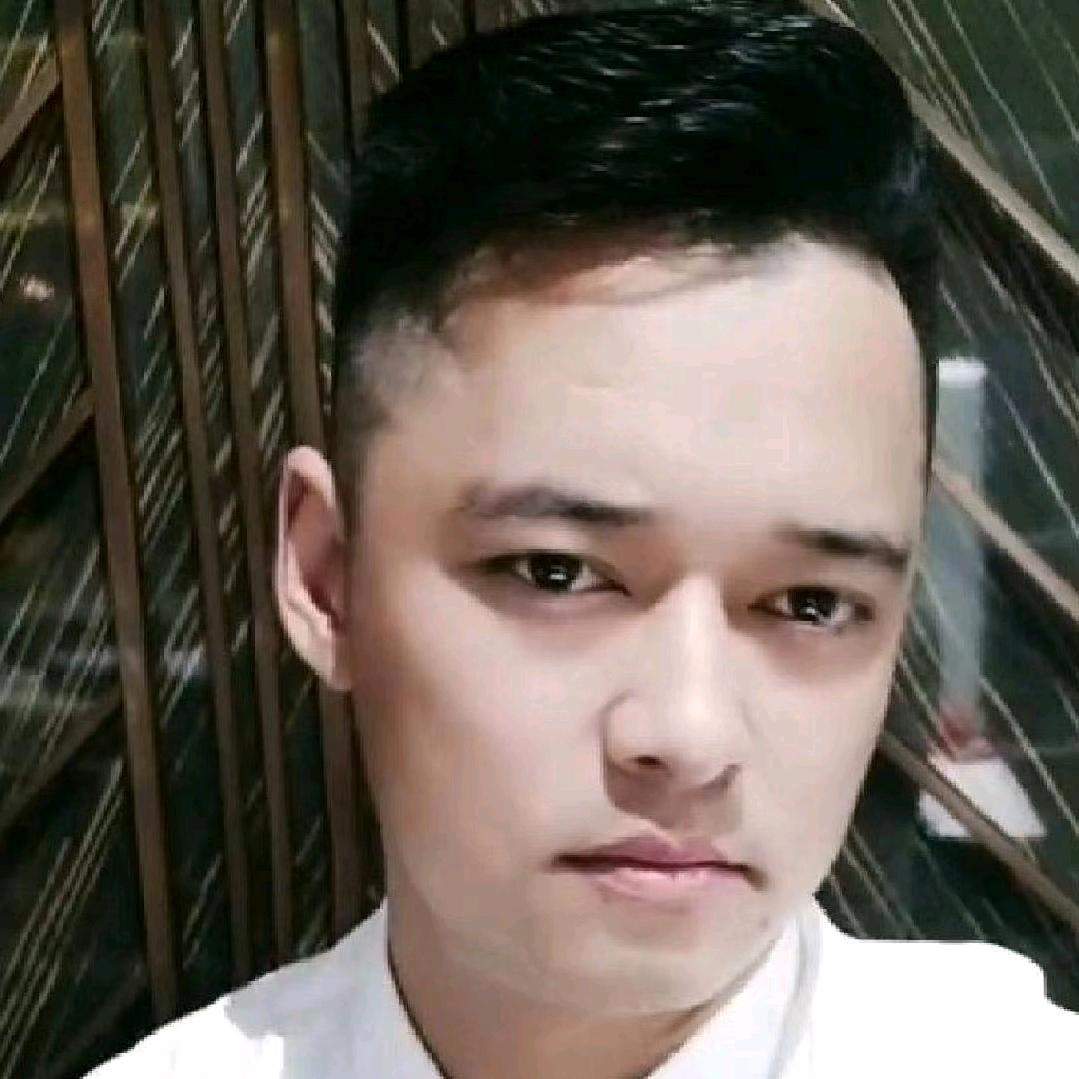 阿   锋