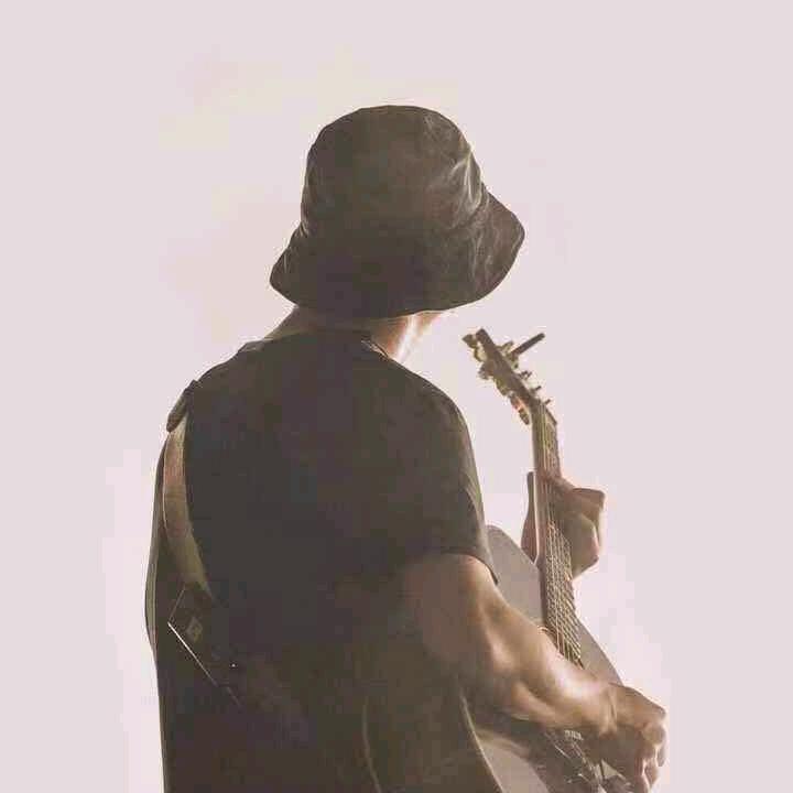 满船清梦压星河