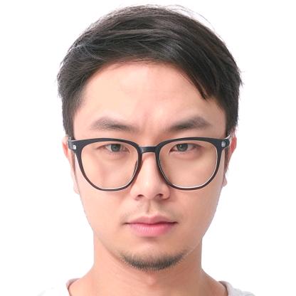 八号仓库里