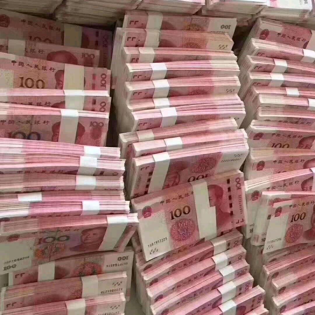 只有背影😁