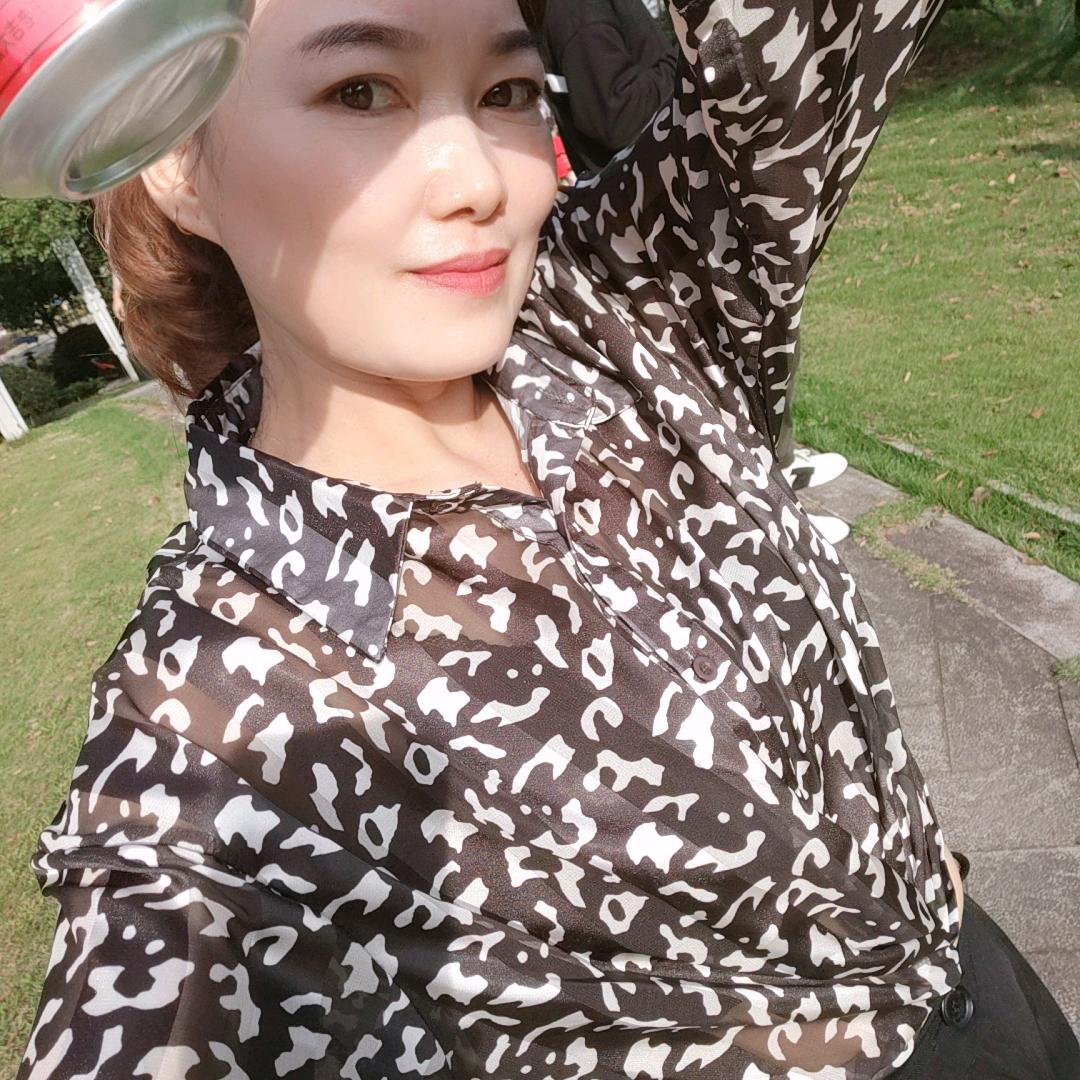 @丽