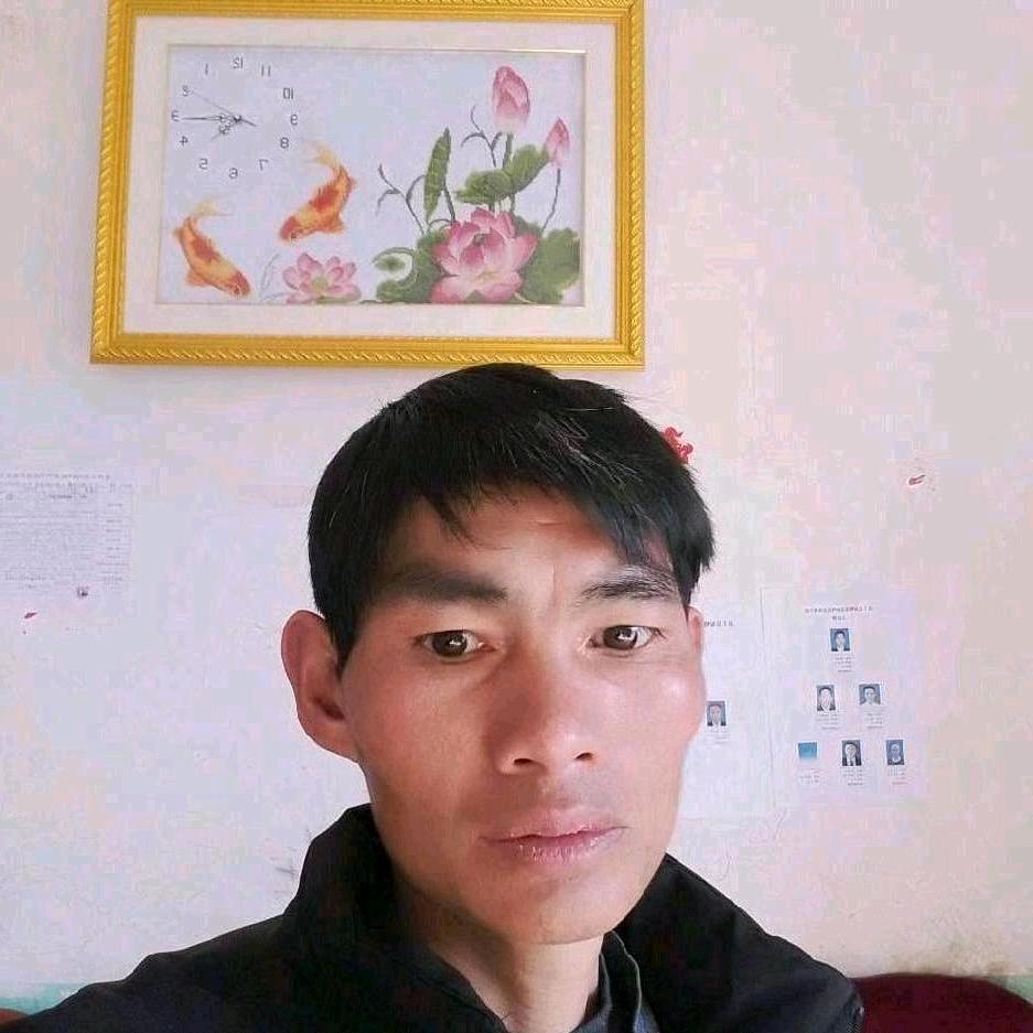 冯幸福一家。