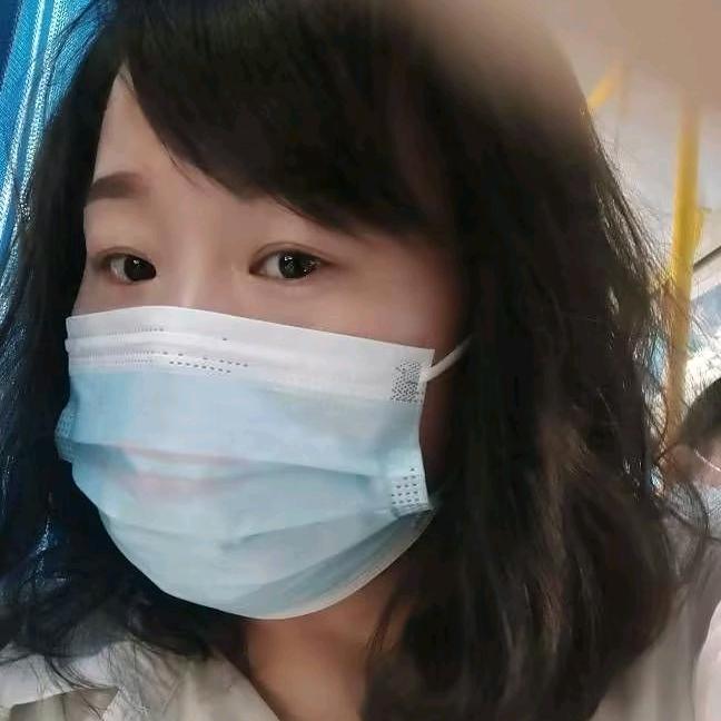 空白格(ง •̀_•́)ง