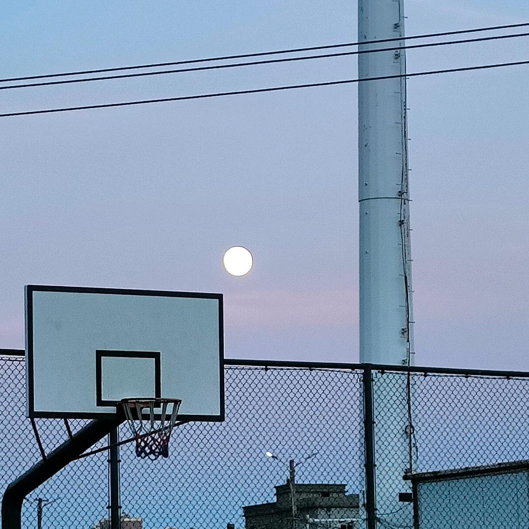 ～
