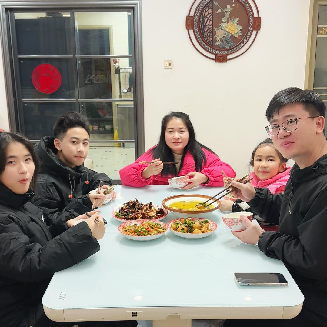 周小帅相亲相爱一家人